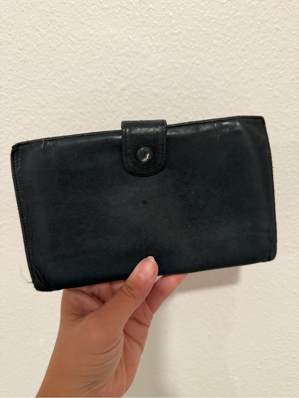 CHANEL Black Quilted CC Logo Zip Around Wallet - Picture 2 of 3